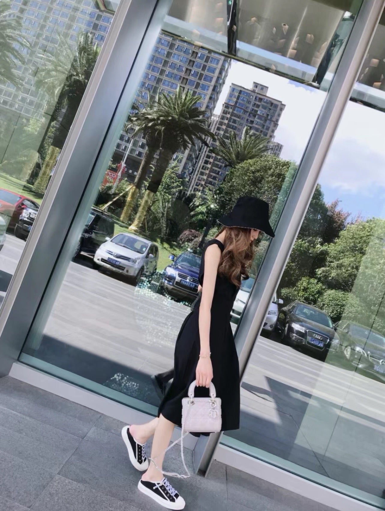 디올 워크앤디올 뮬 스니커즈