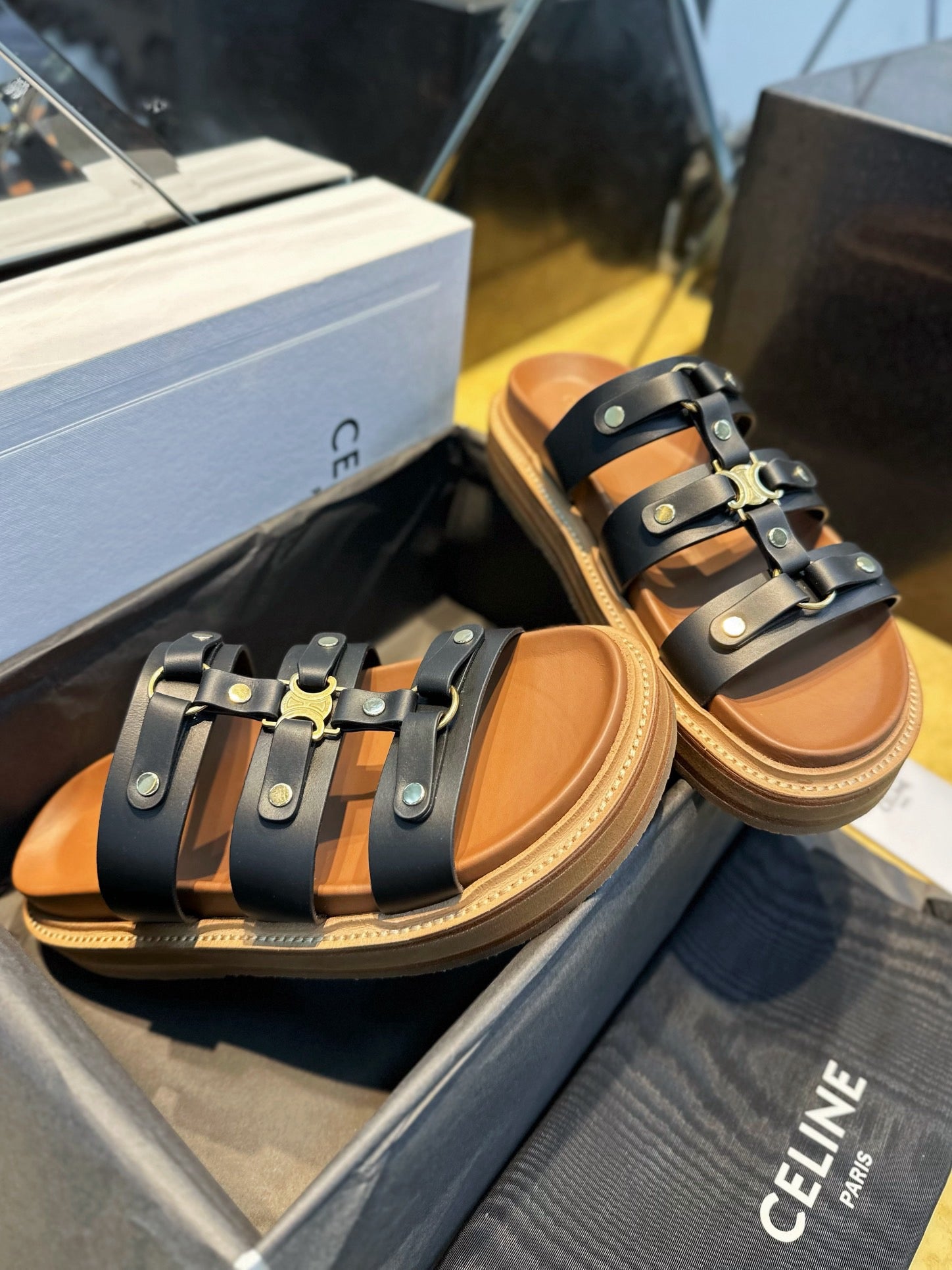 셀린느 티피 슬라이드 샌들