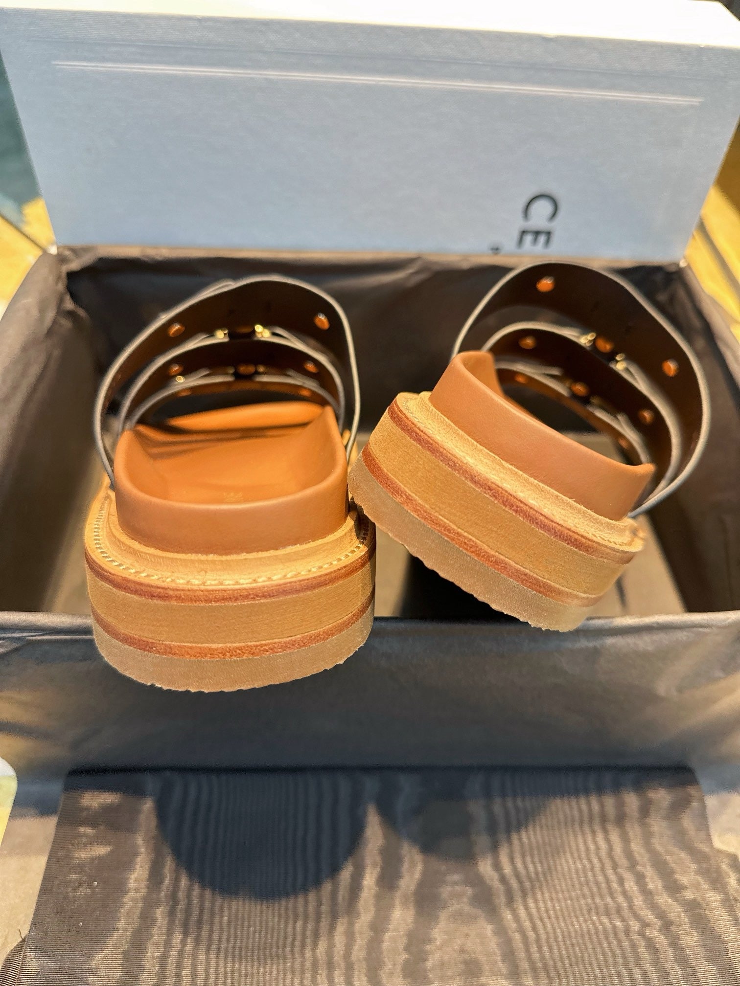 셀린느 티피 슬라이드 샌들