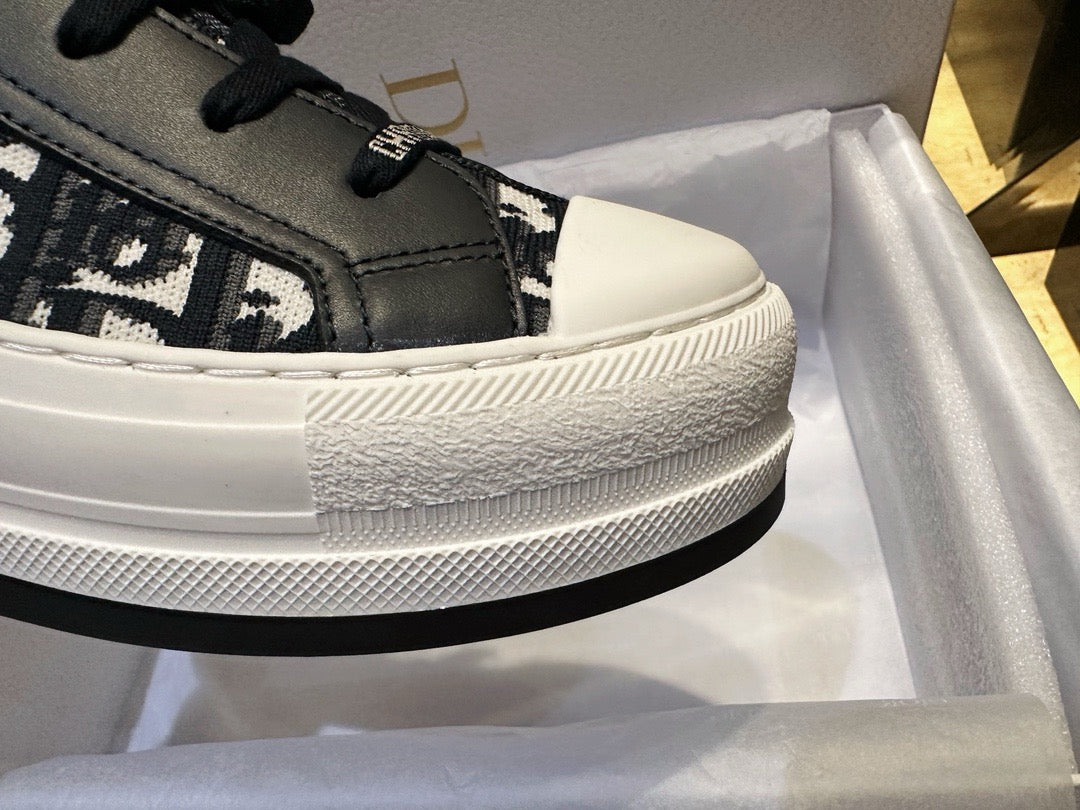 디올 워크엔디올 플랫폼 테크니컬 메시 스니커즈