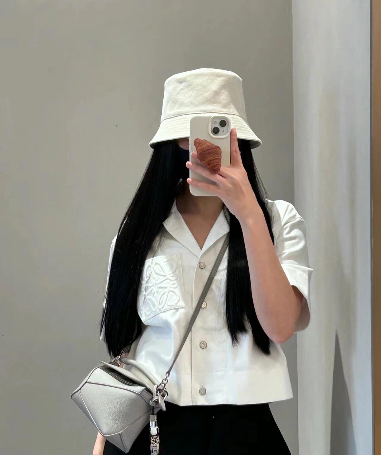 로에베 퍼즐백 미니 엣지