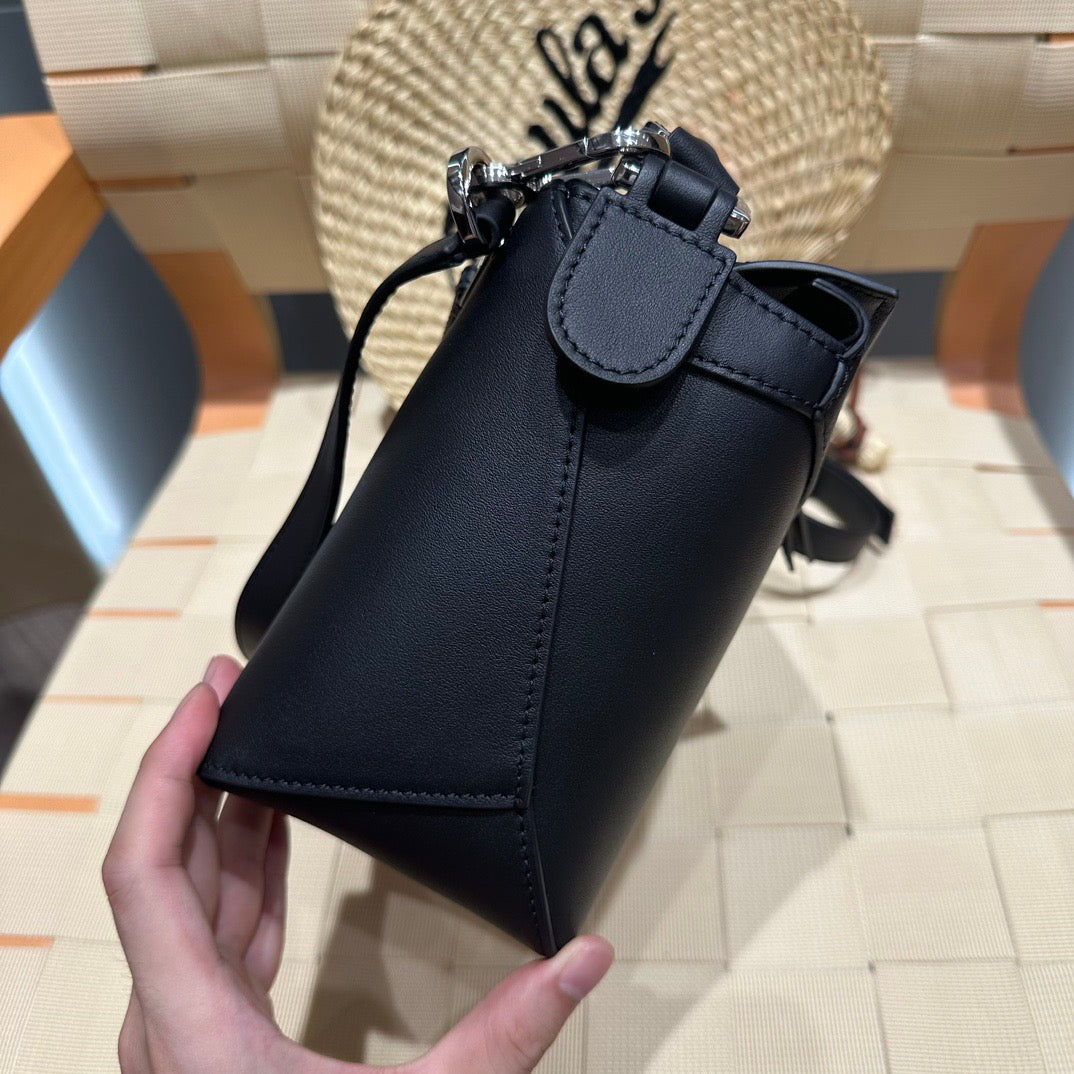 로에베 퍼즐백 스몰