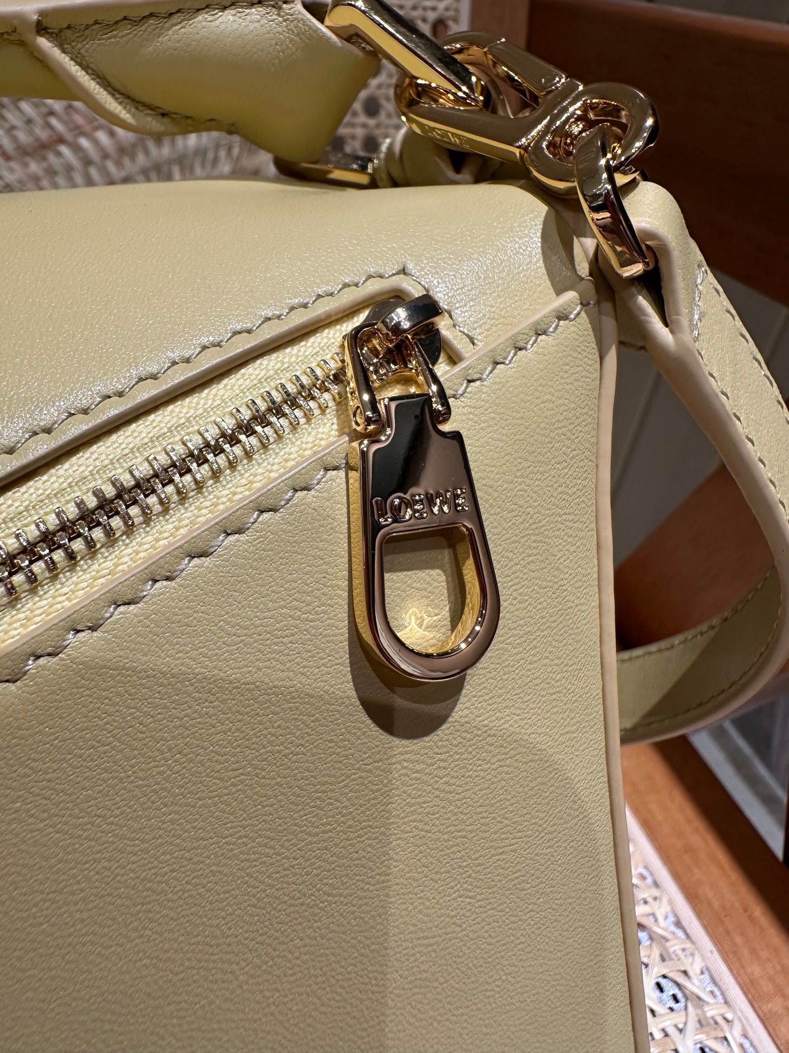 로에베 페더라이트 퍼즐백 스몰