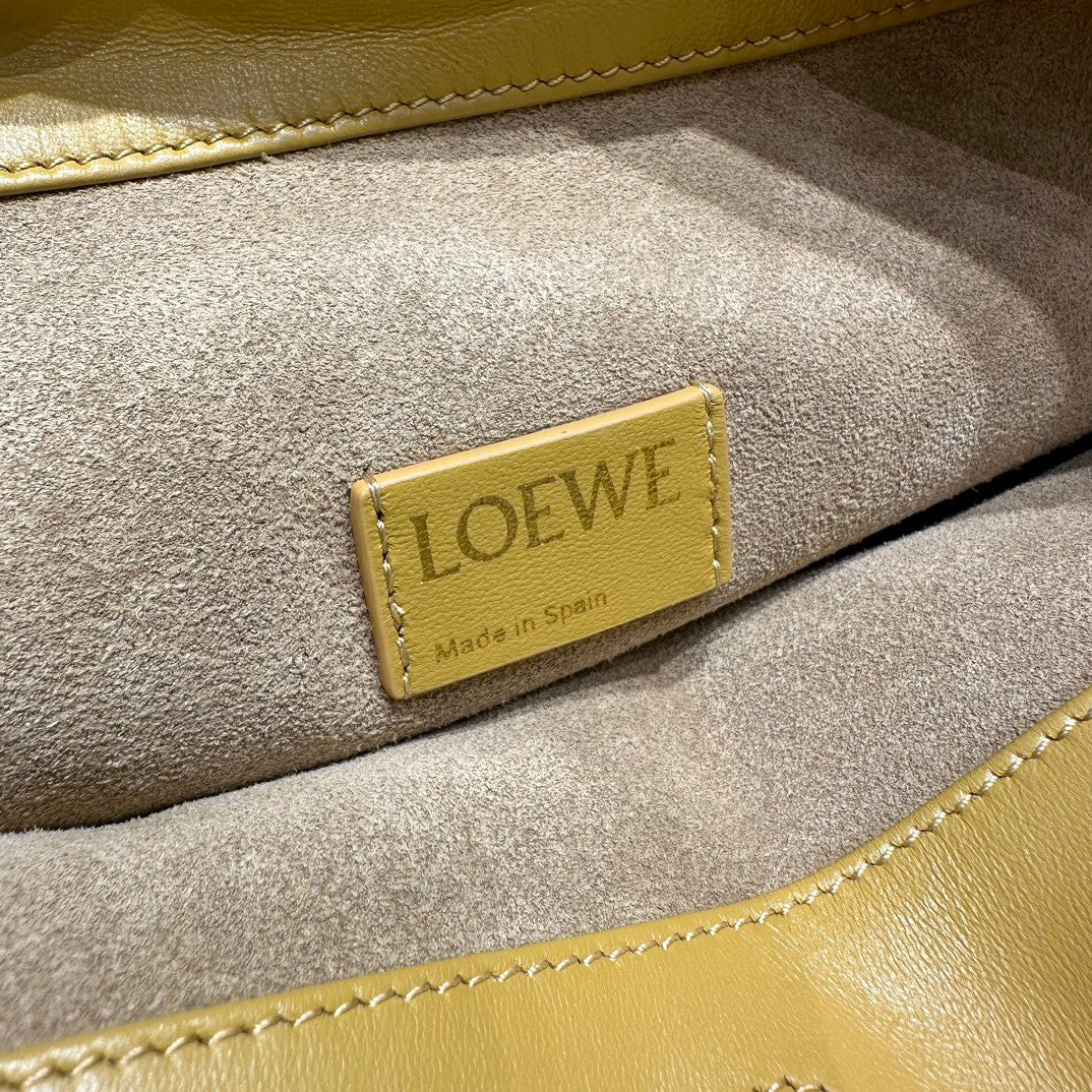 로에베 플라멩코 펄스 미디움