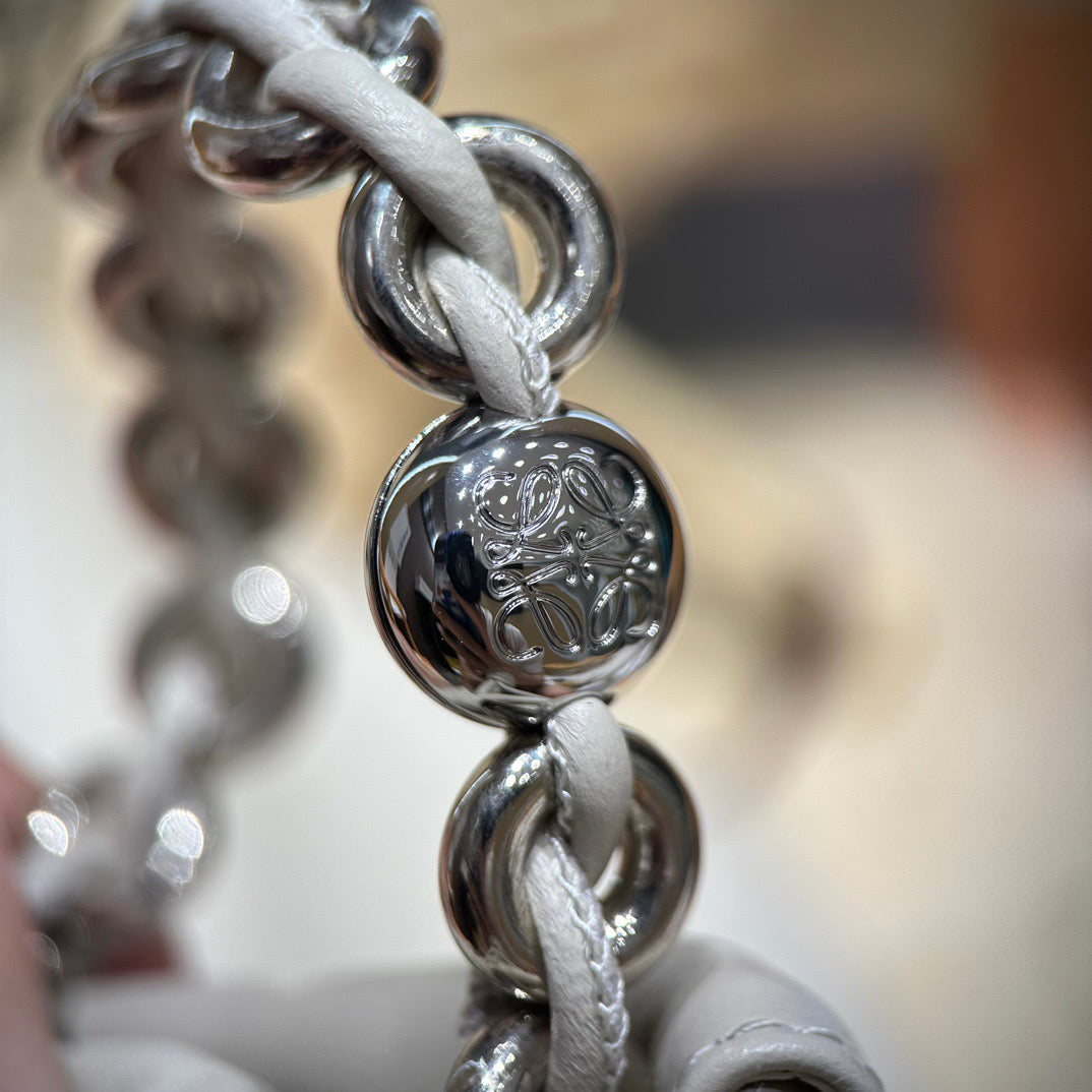 로에베 플라멩코 펄스 미디움