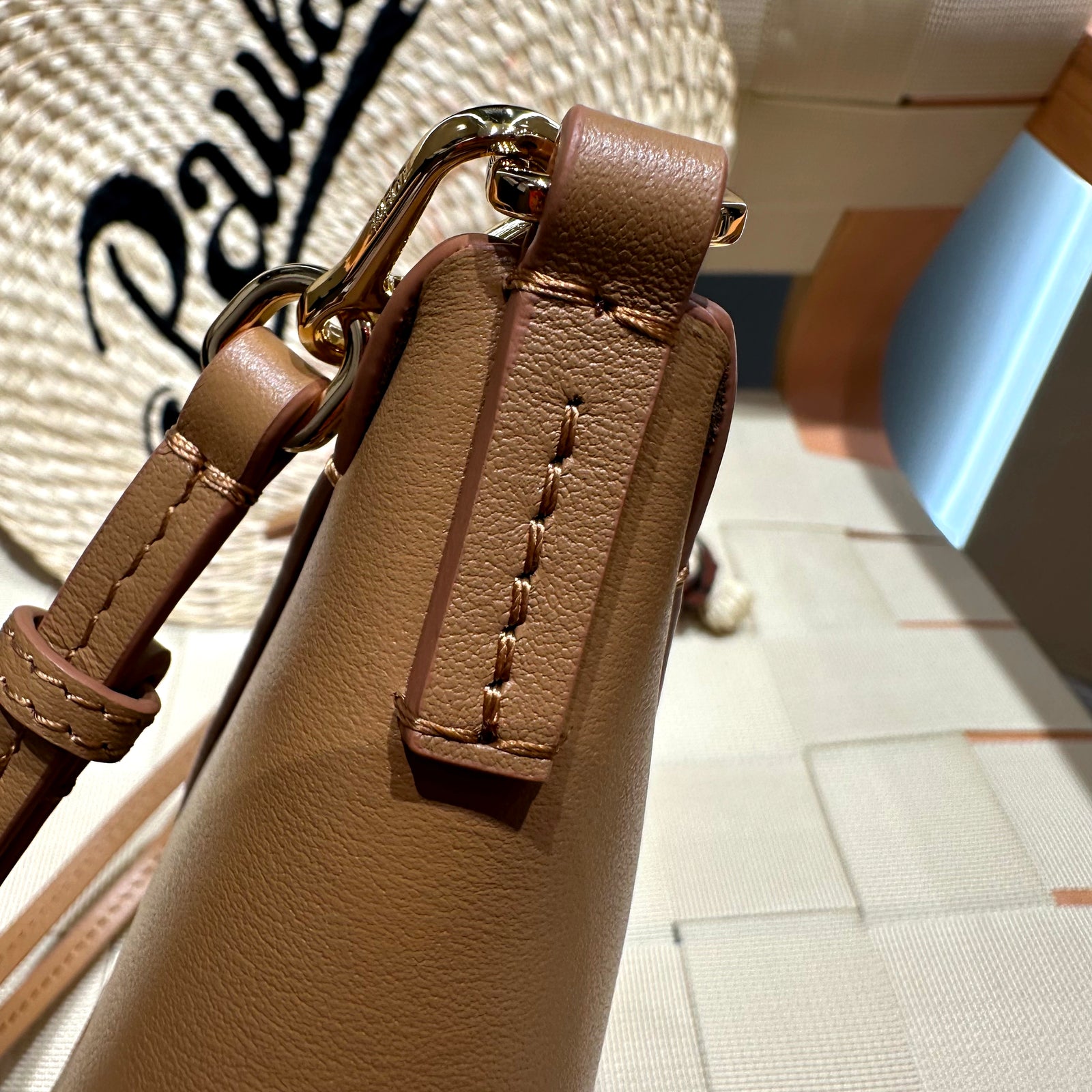 로에베 퍼즐 폴드 파우치