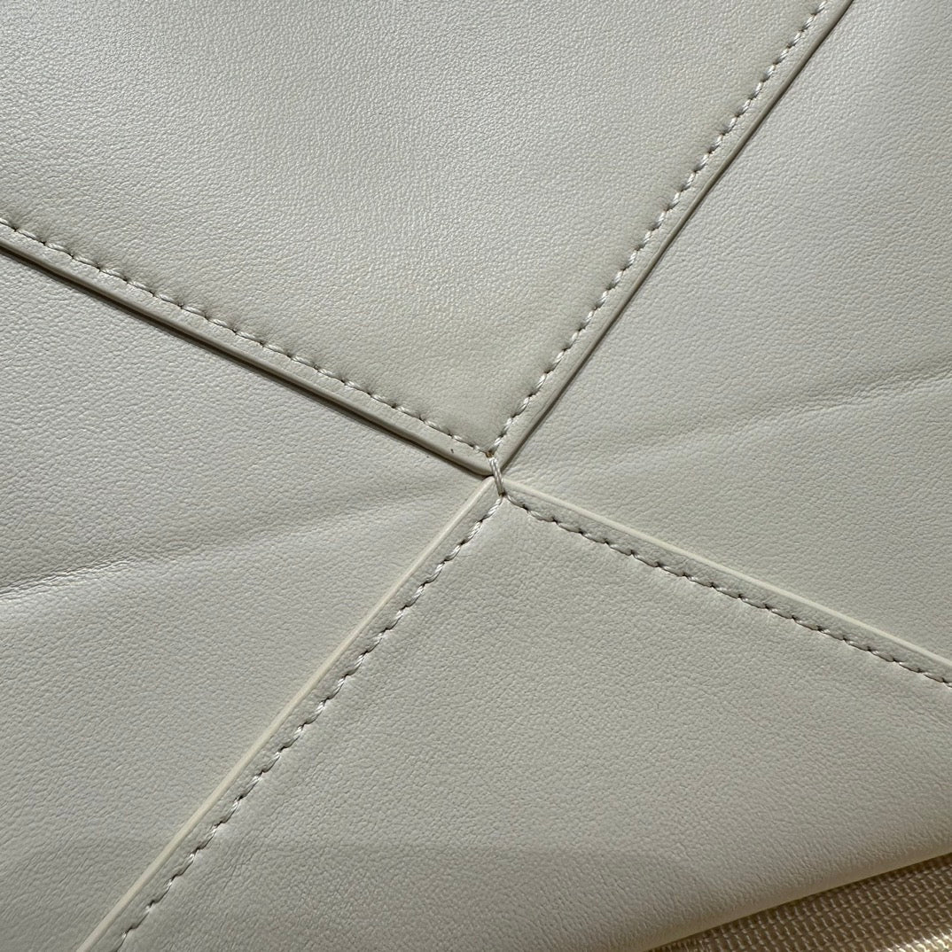 로에베 퍼즐 폴드 파우치