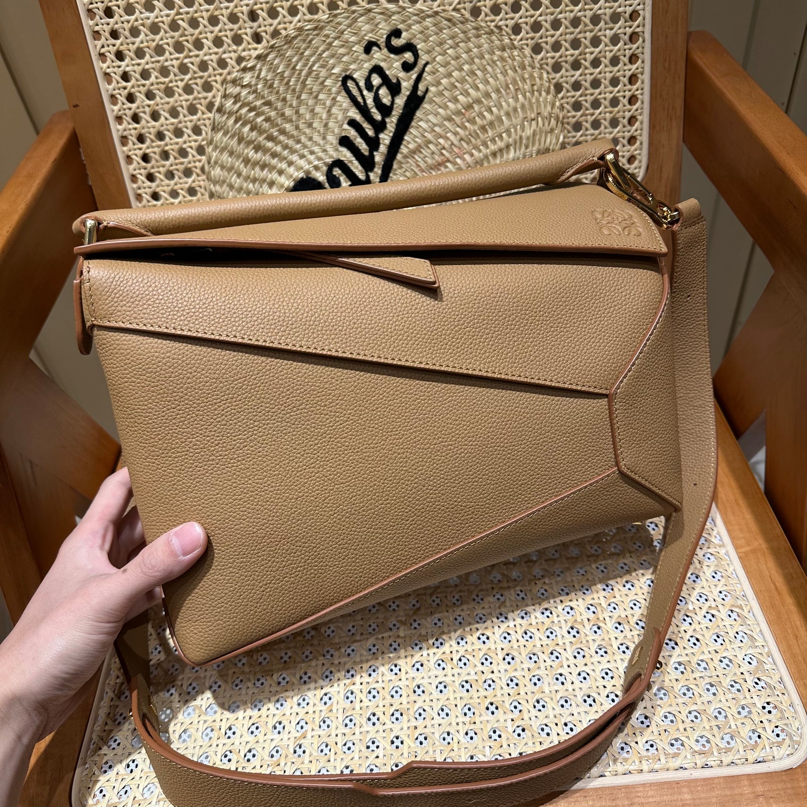 로에베 퍼즐백 미디움