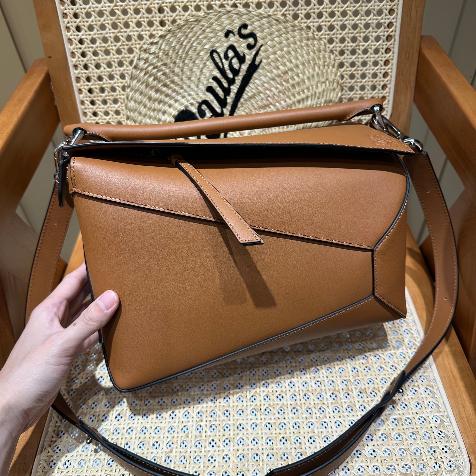 로에베 퍼즐백 미디움