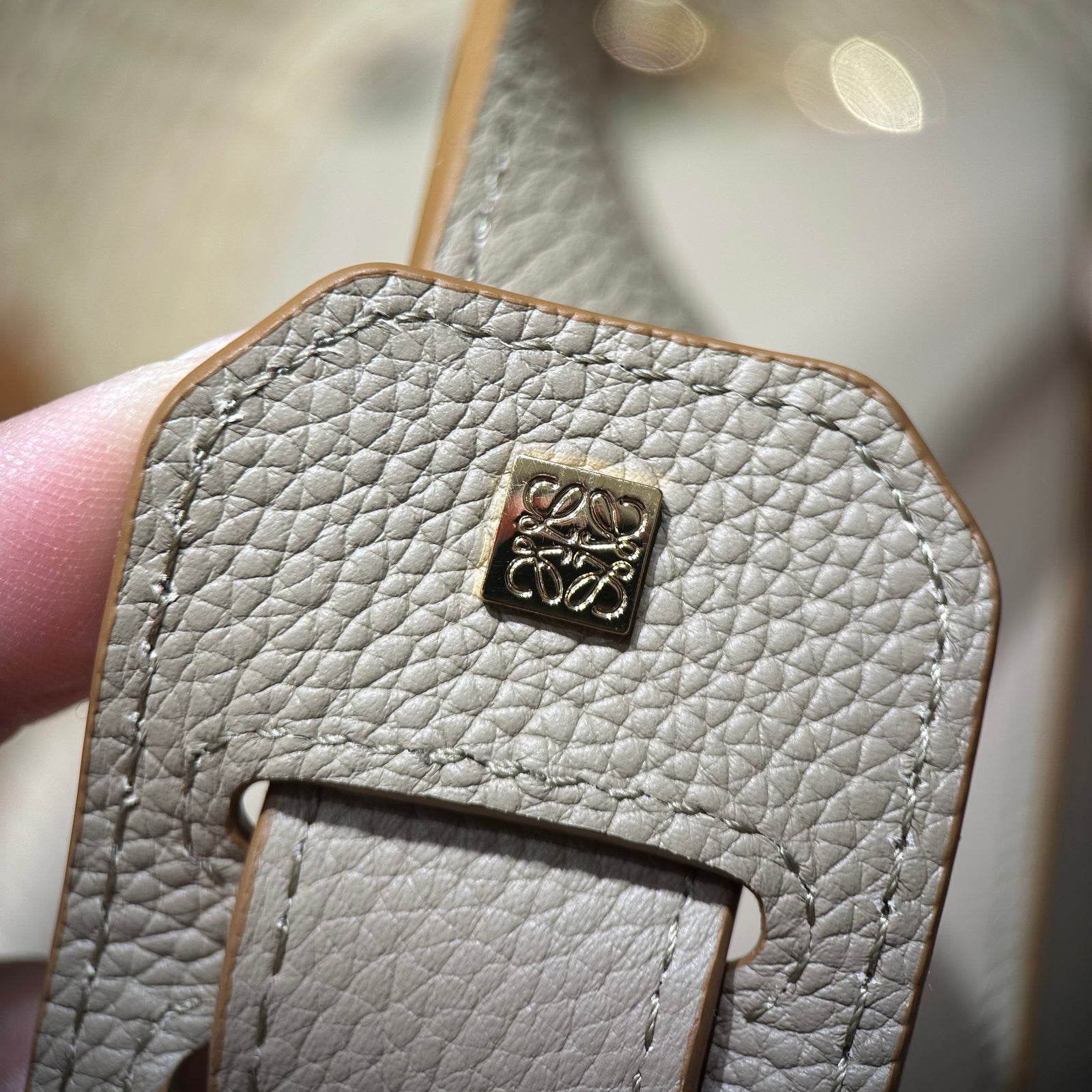 로에베 퍼즐백 미디움