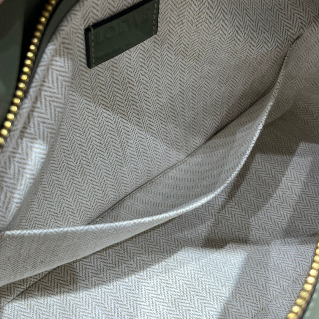 로에베 퍼즐 호보백