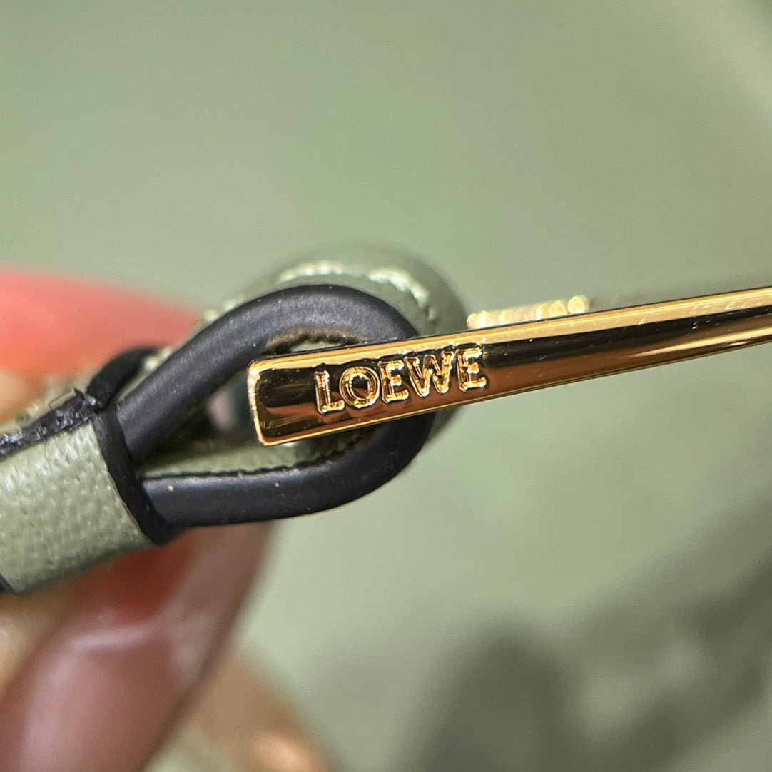 로에베 퍼즐 호보백