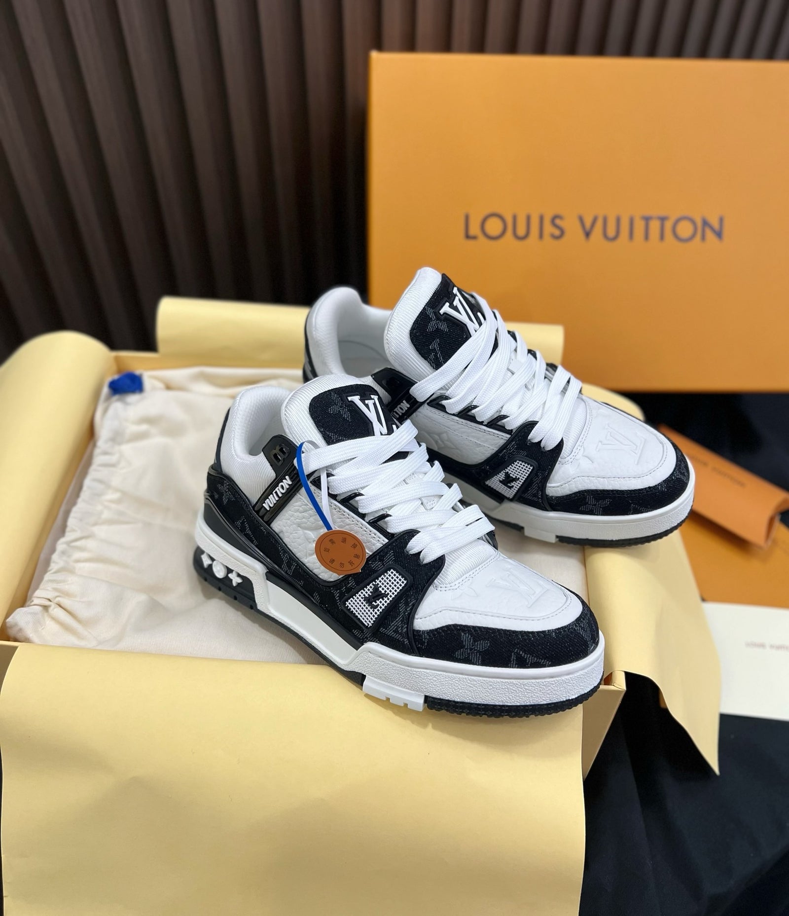 루이비통 LV 트레이너 스니커즈