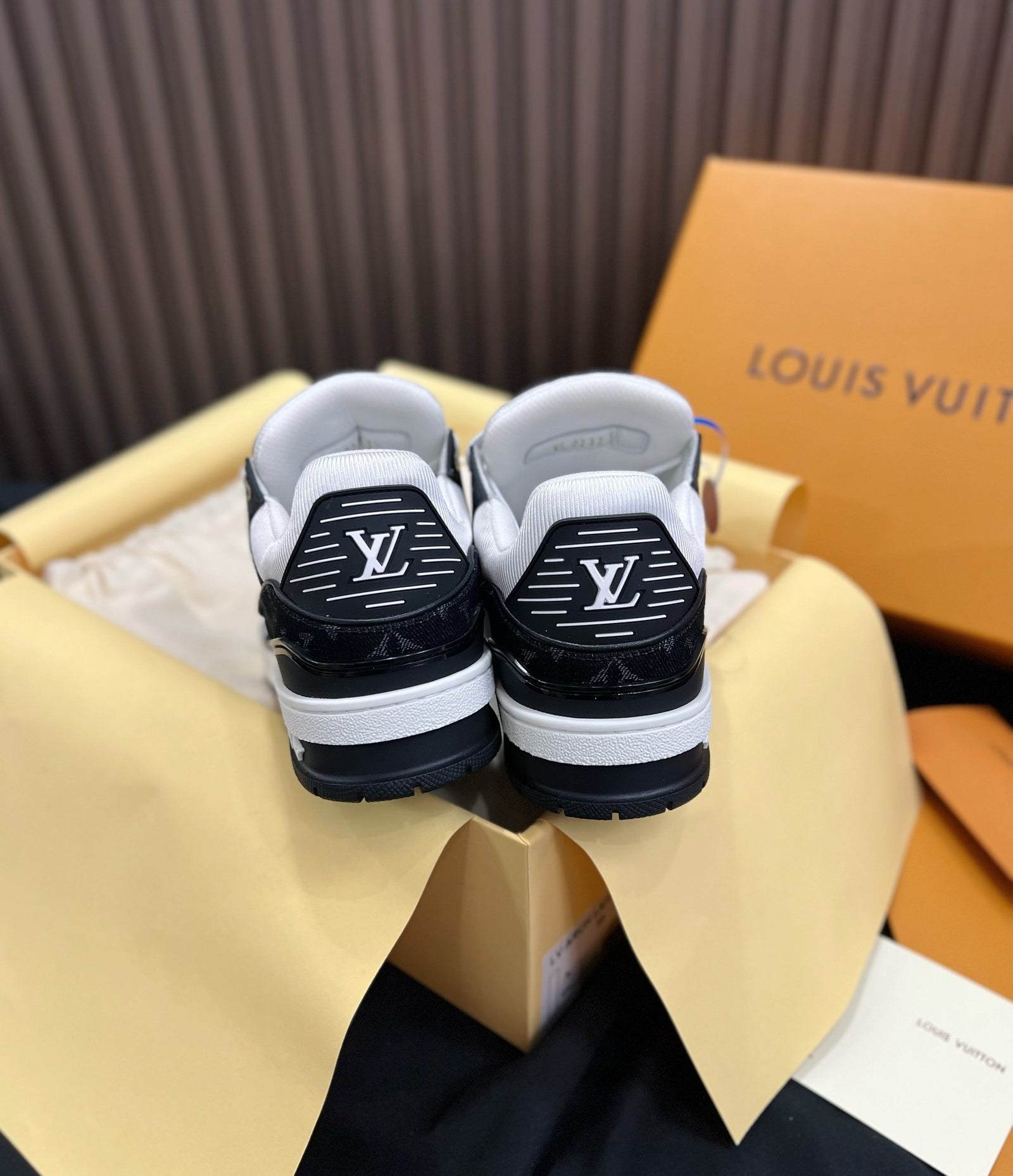 루이비통 LV 트레이너 스니커즈