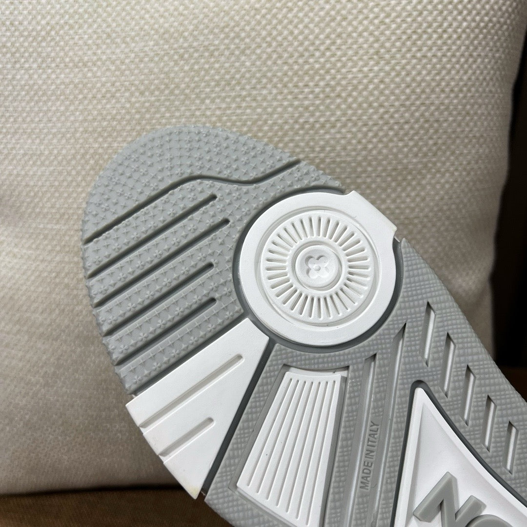 루이비통 LV 트레이너 스니커즈