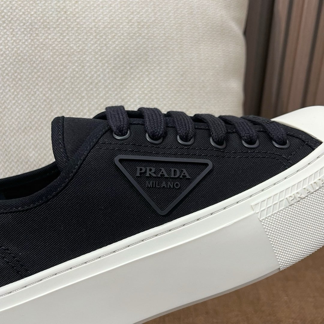 프라다 레이스 패브릭 스니커즈