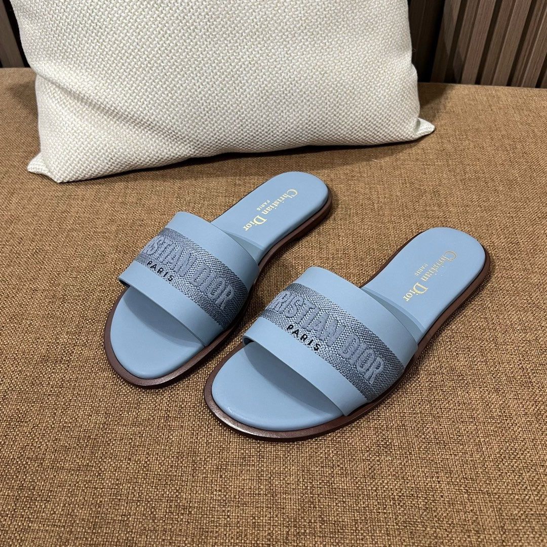 디올 디웨이 슬라이드 카프스킨 뮬