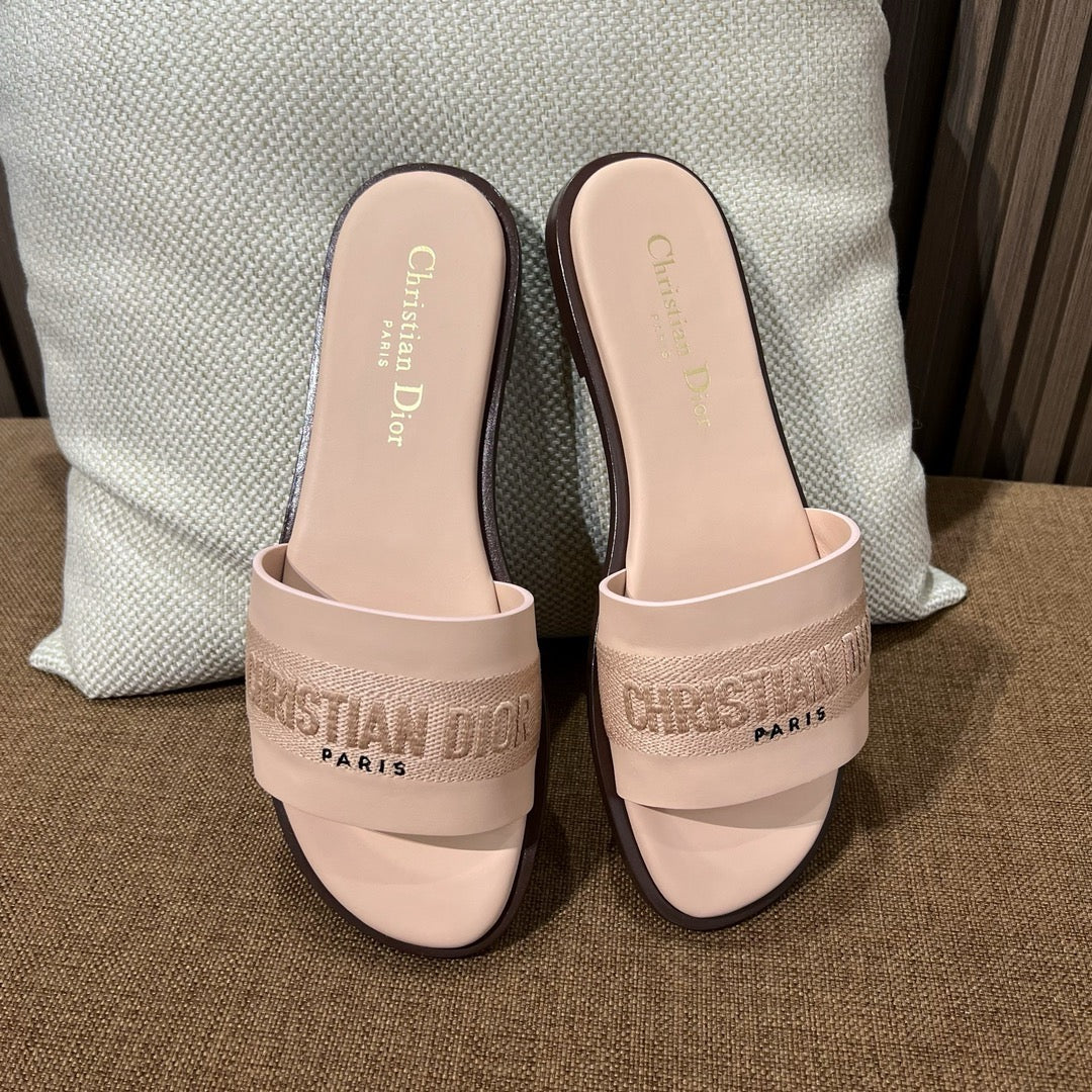 디올 디웨이 슬라이드 카프스킨 뮬