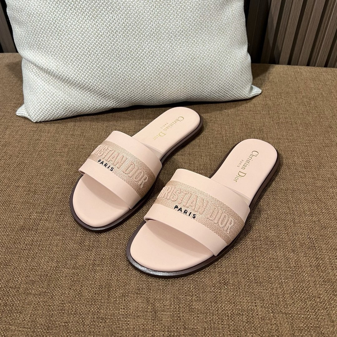 디올 디웨이 슬라이드 카프스킨 뮬