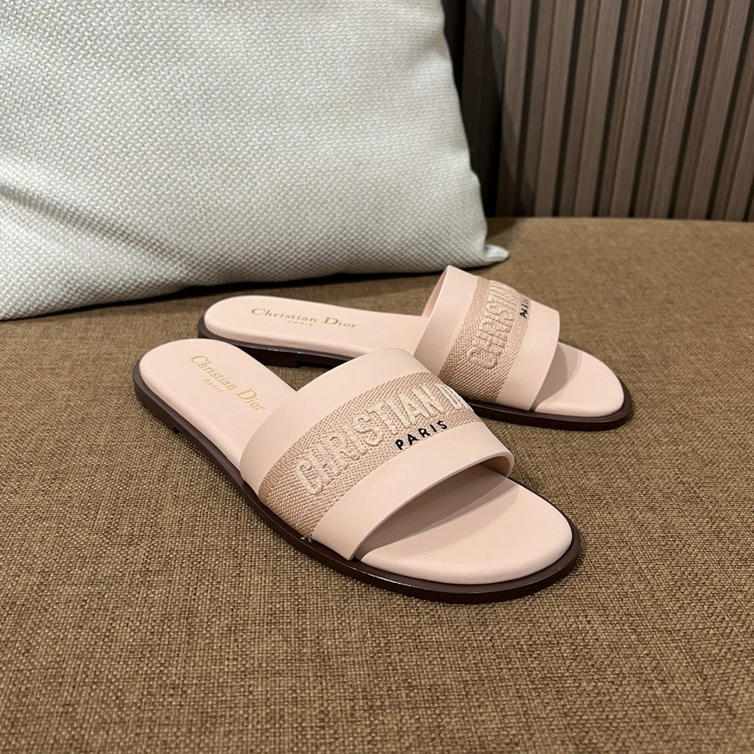 디올 디웨이 슬라이드 카프스킨 뮬