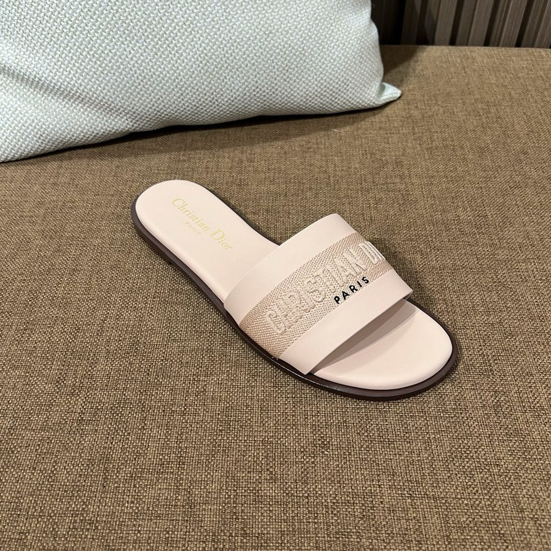 디올 디웨이 슬라이드 카프스킨 뮬