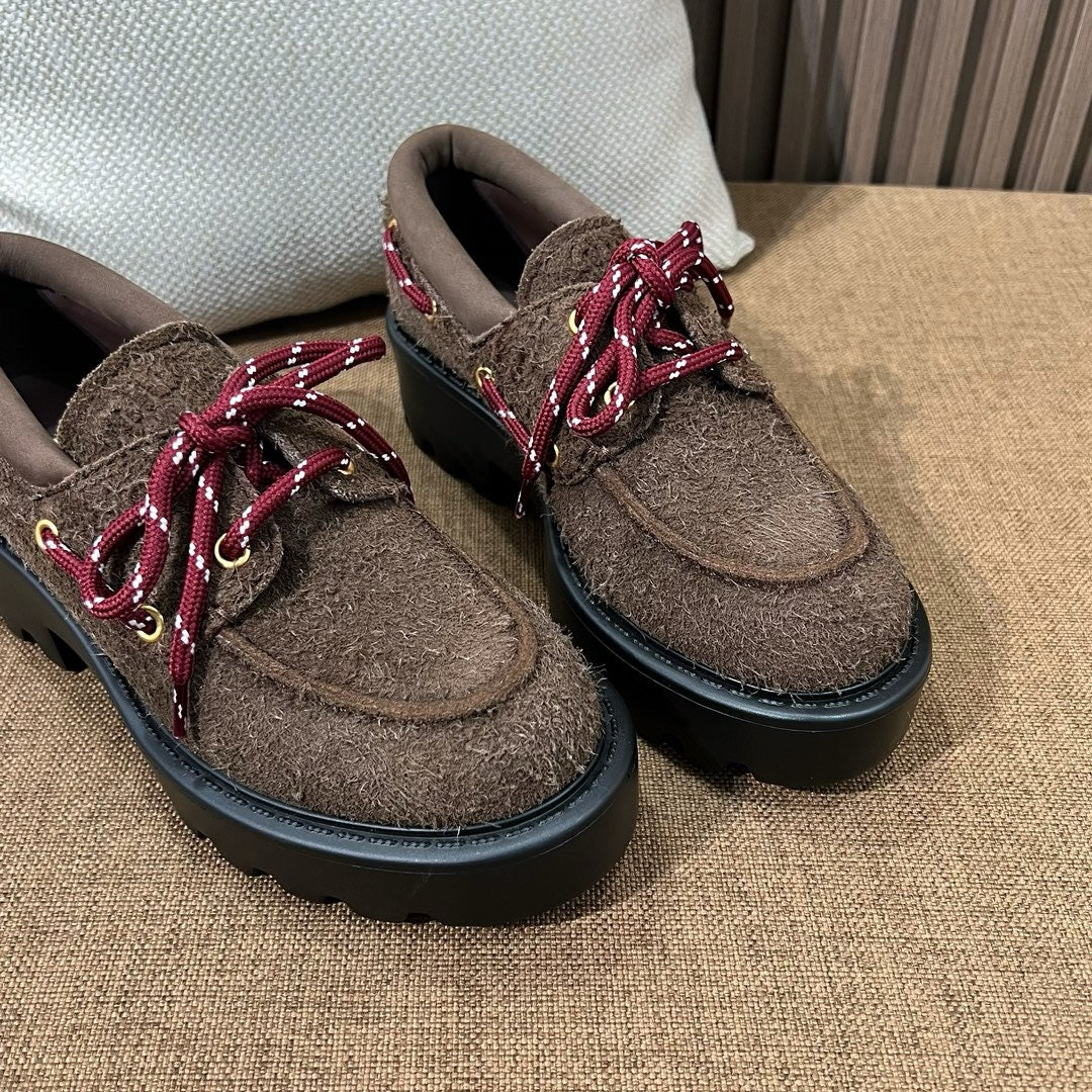 미우미우 스웨이드 레이스업 로퍼