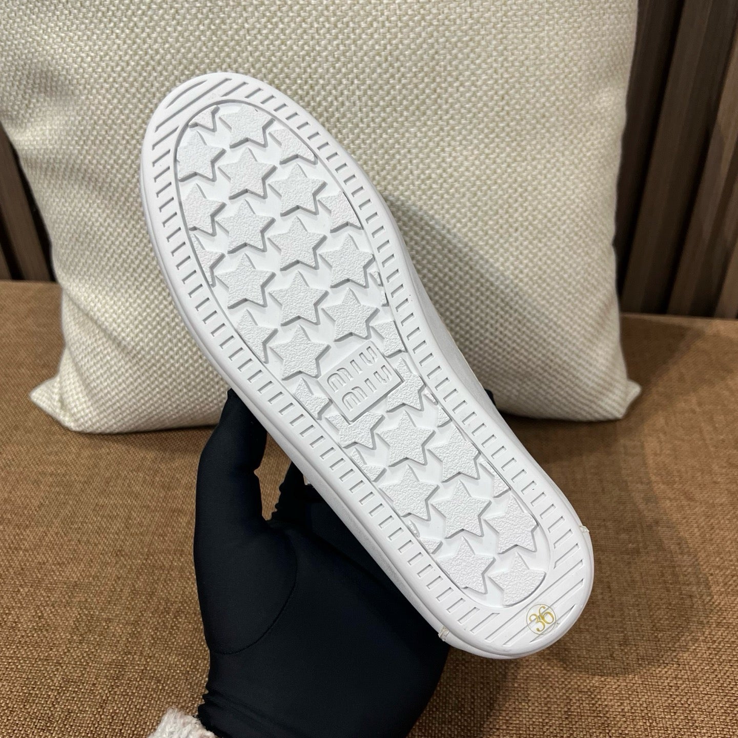 미우미우 언라인드 블리치드 보트 슈즈