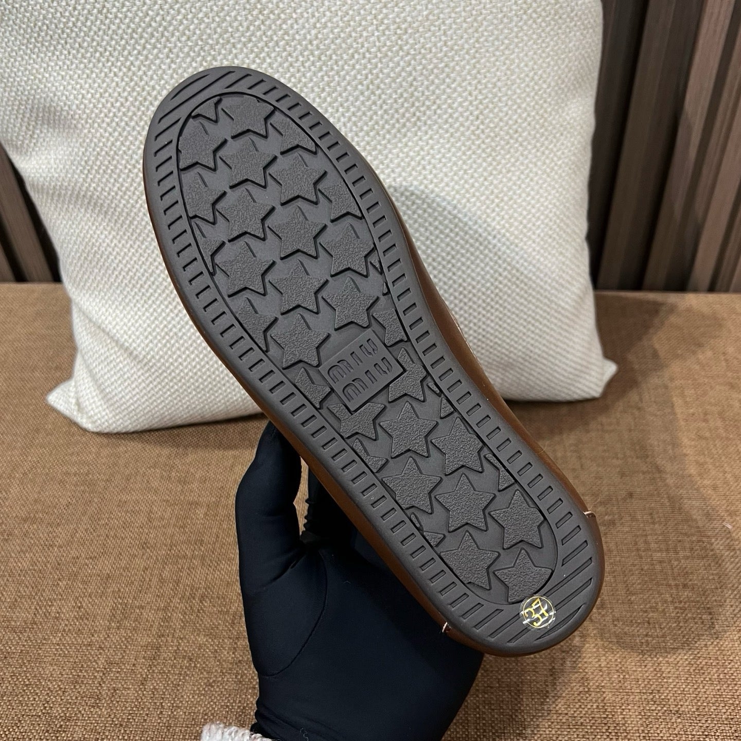 미우미우 언라인드 블리치드 보트 슈즈