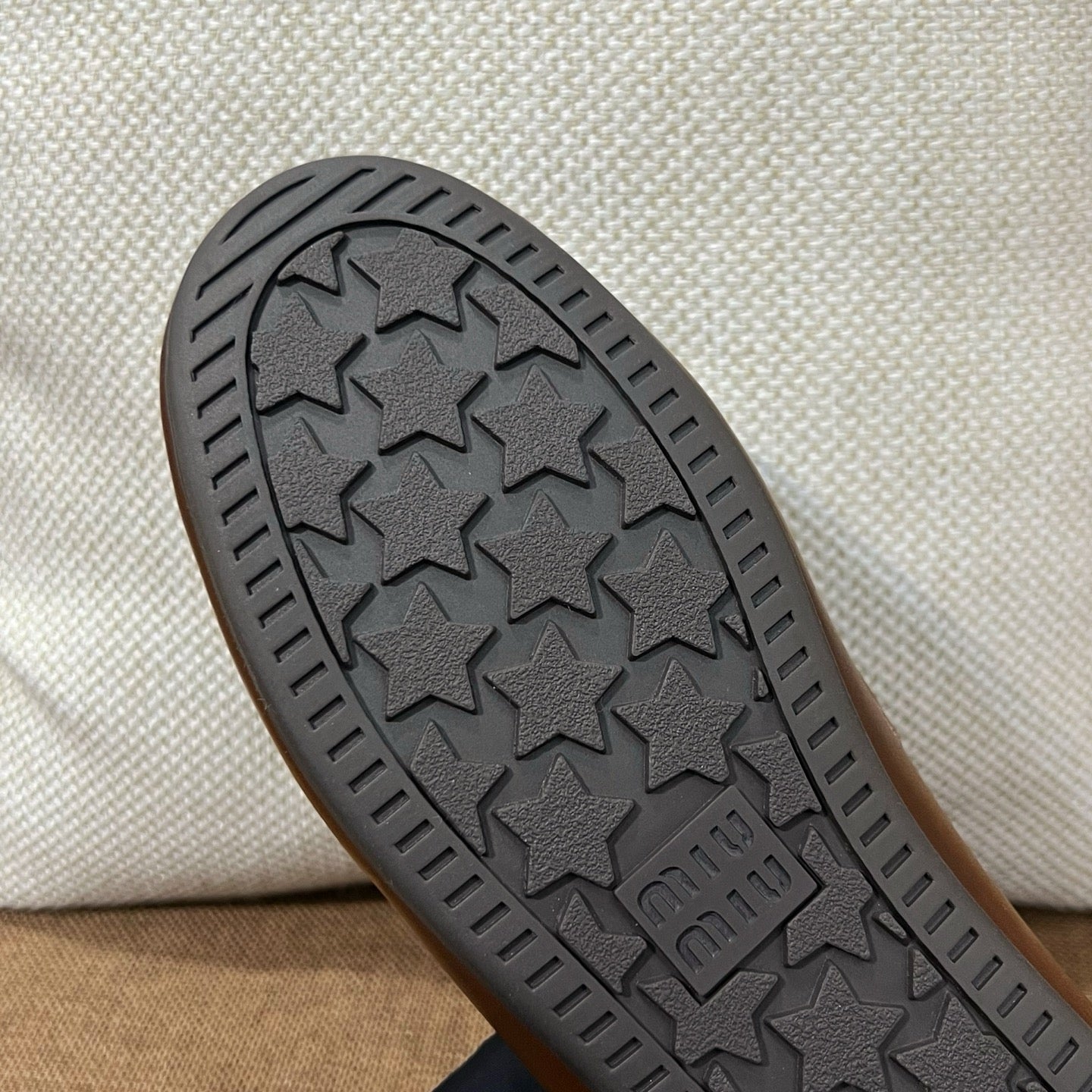 미우미우 언라인드 블리치드 보트 슈즈