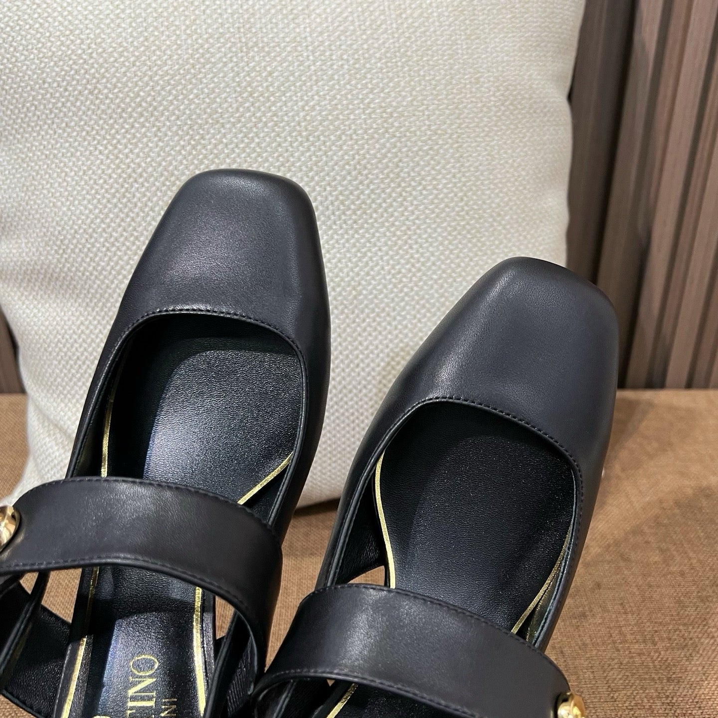 발렌티노 가라바니 힐 펌프스