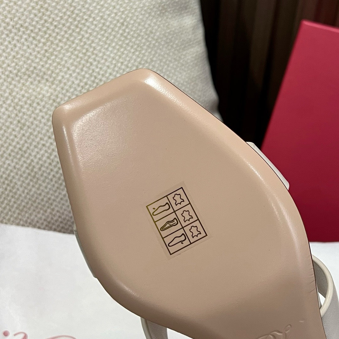 로저비비에 비키비브 스트라스 버클 뮬
