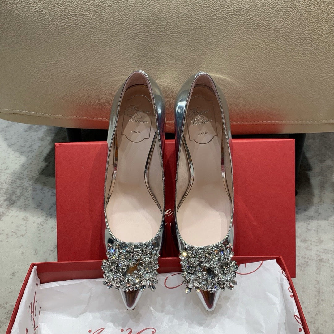 로저비비에 부케스트라스 버클 펌프스