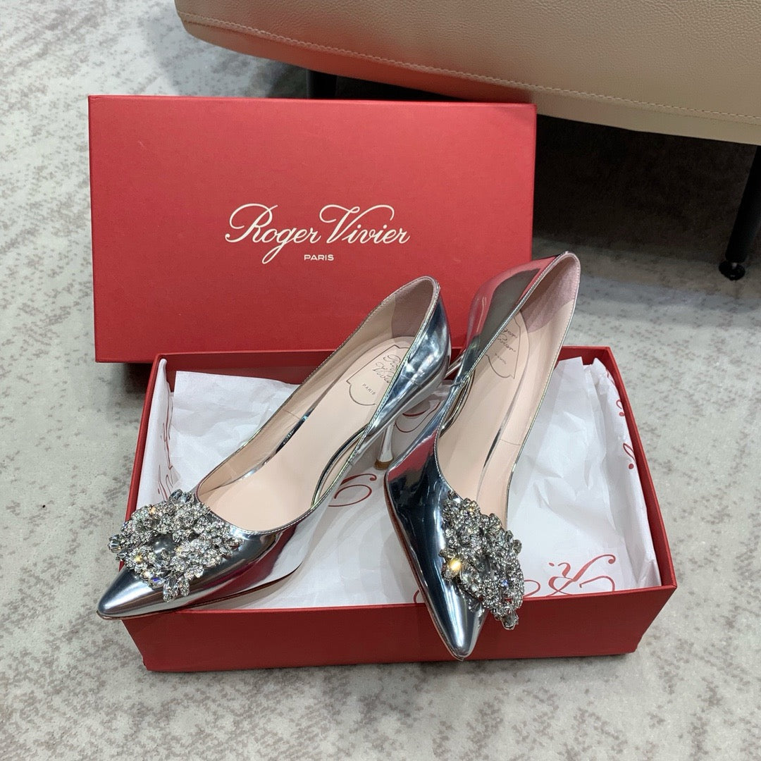 로저비비에 부케스트라스 버클 펌프스