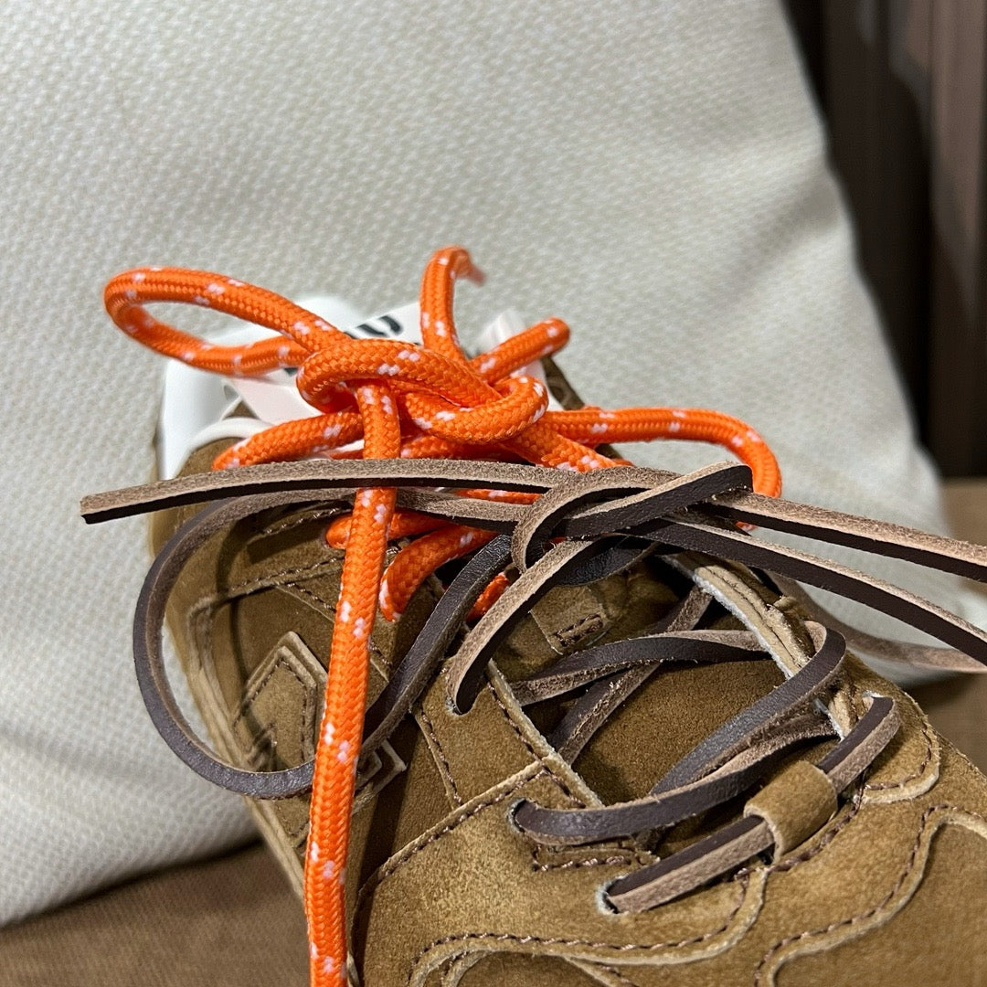 미우미우 X 뉴발란스 530 스웨이드 스니커즈