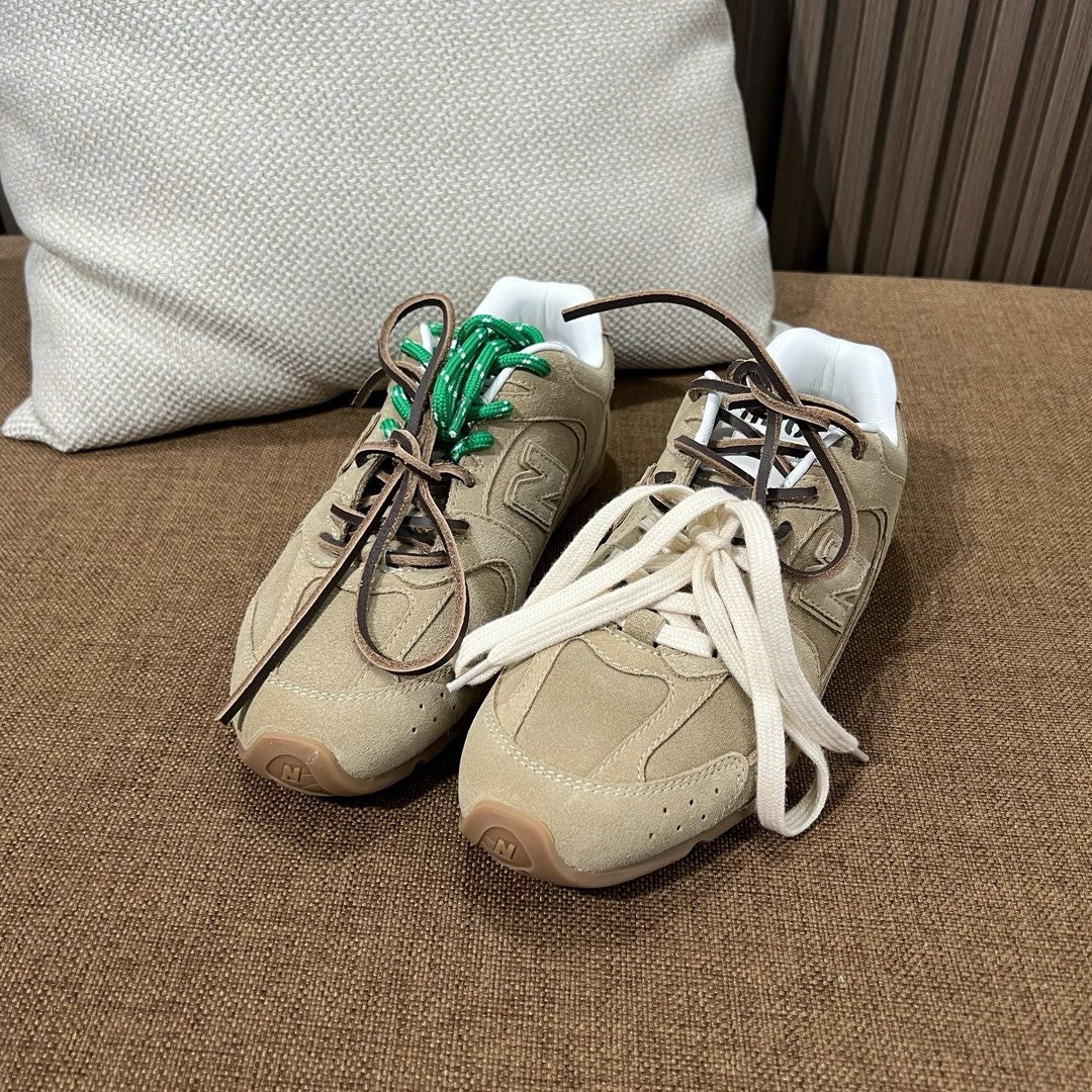 미우미우 X 뉴발란스 530 스웨이드 스니커즈