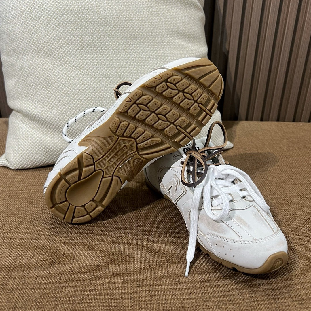 미우미우 X 뉴발란스 530 SL 가죽 스니커즈