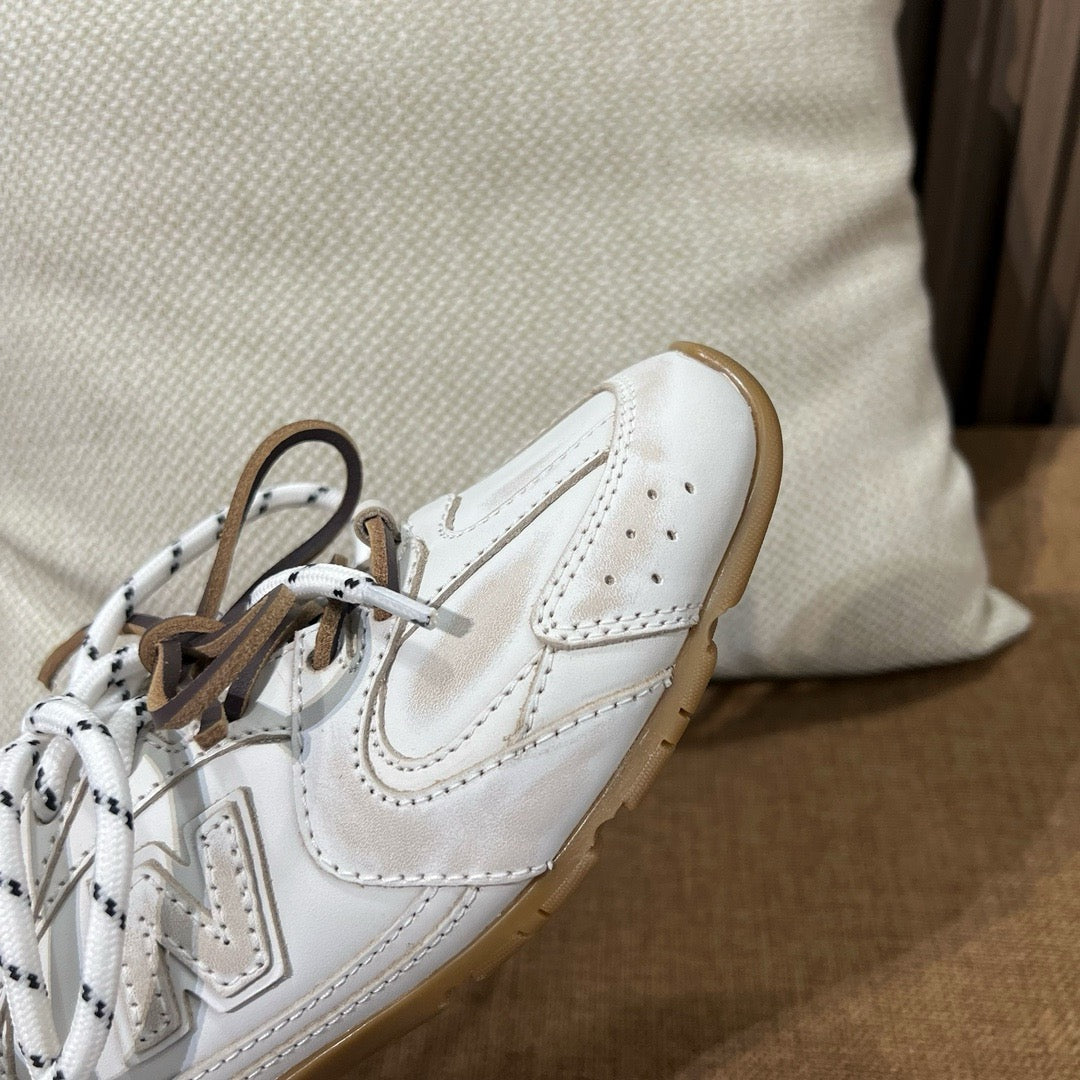 미우미우 X 뉴발란스 530 SL 가죽 스니커즈