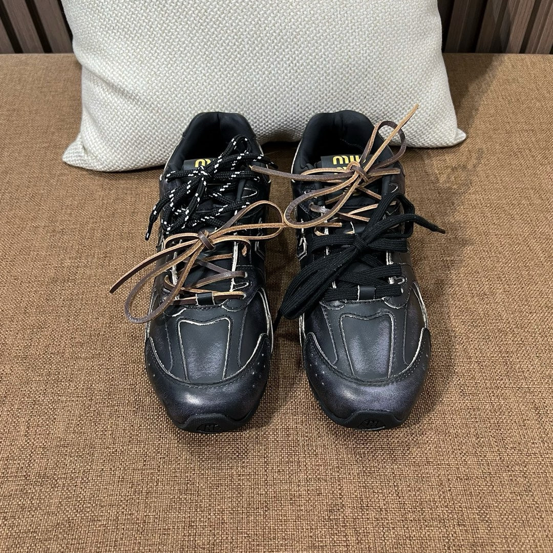 미우미우 X 뉴발란스 530 SL 가죽 스니커즈