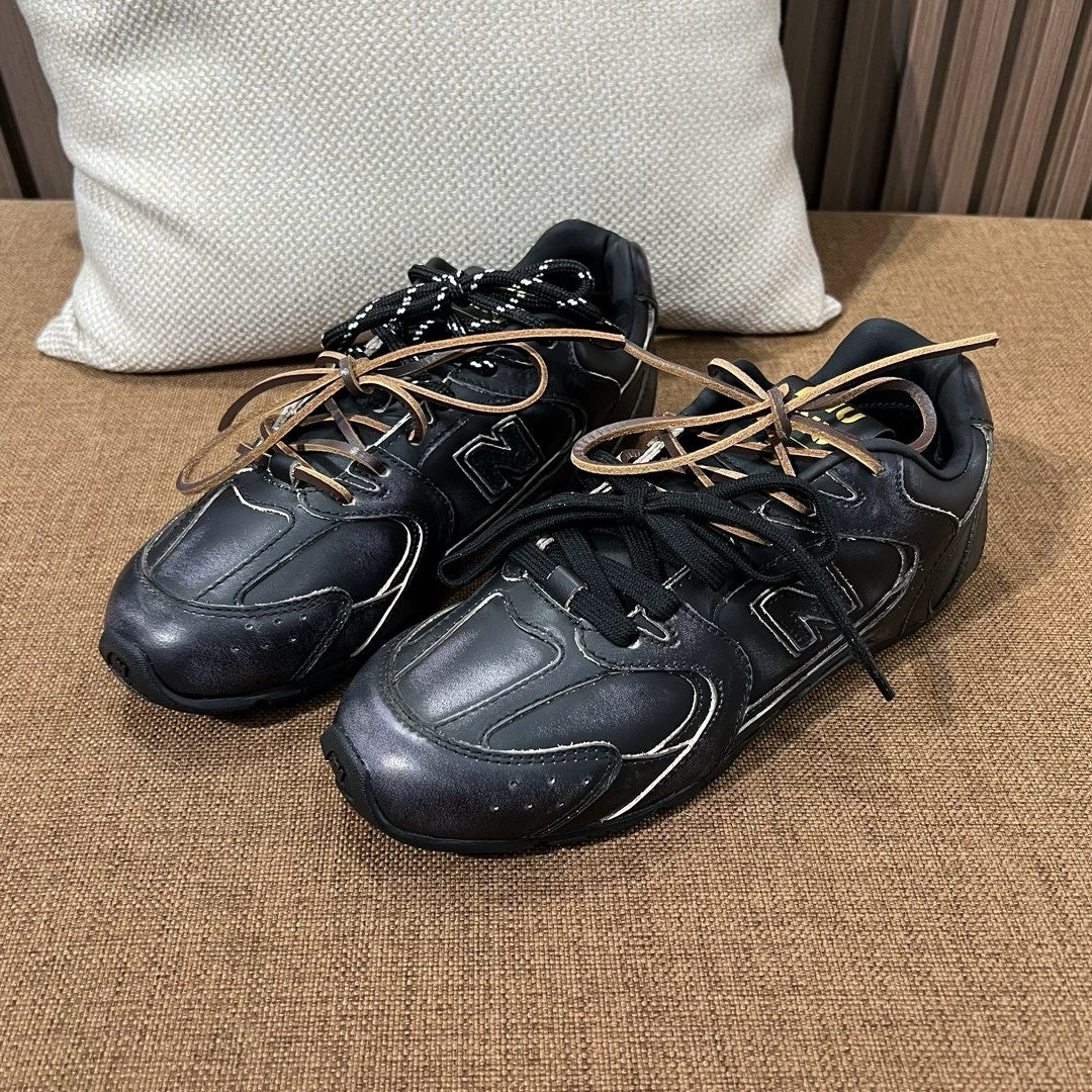 미우미우 X 뉴발란스 530 SL 가죽 스니커즈