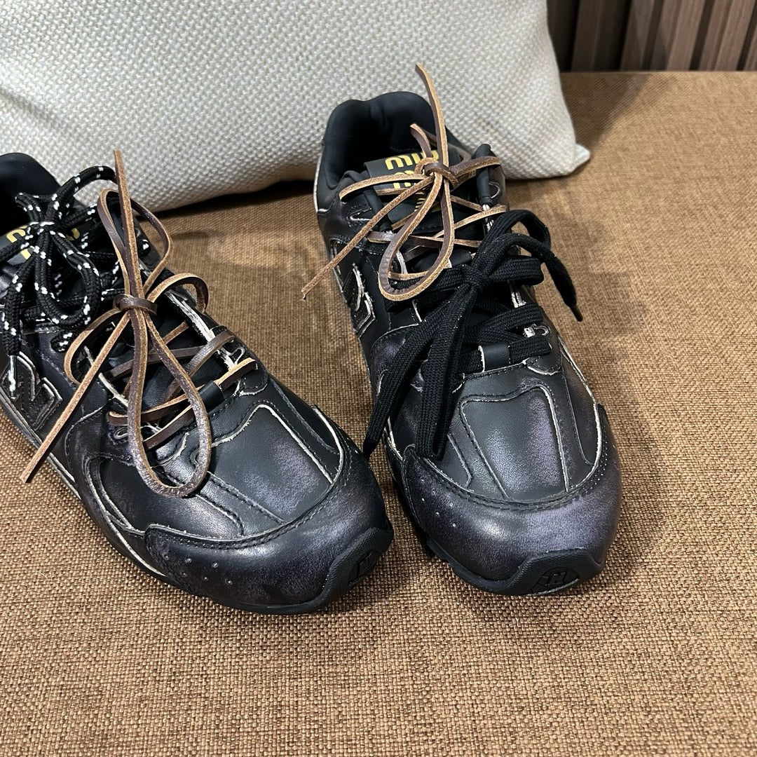 미우미우 X 뉴발란스 530 SL 가죽 스니커즈