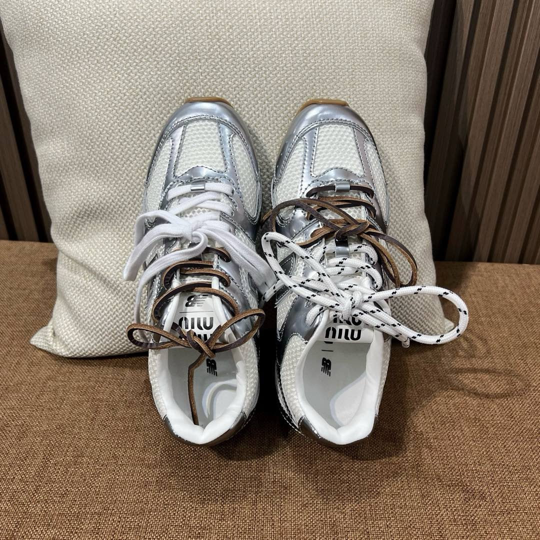 미우미우 X 뉴발란스 530 SL 메쉬 스니커즈