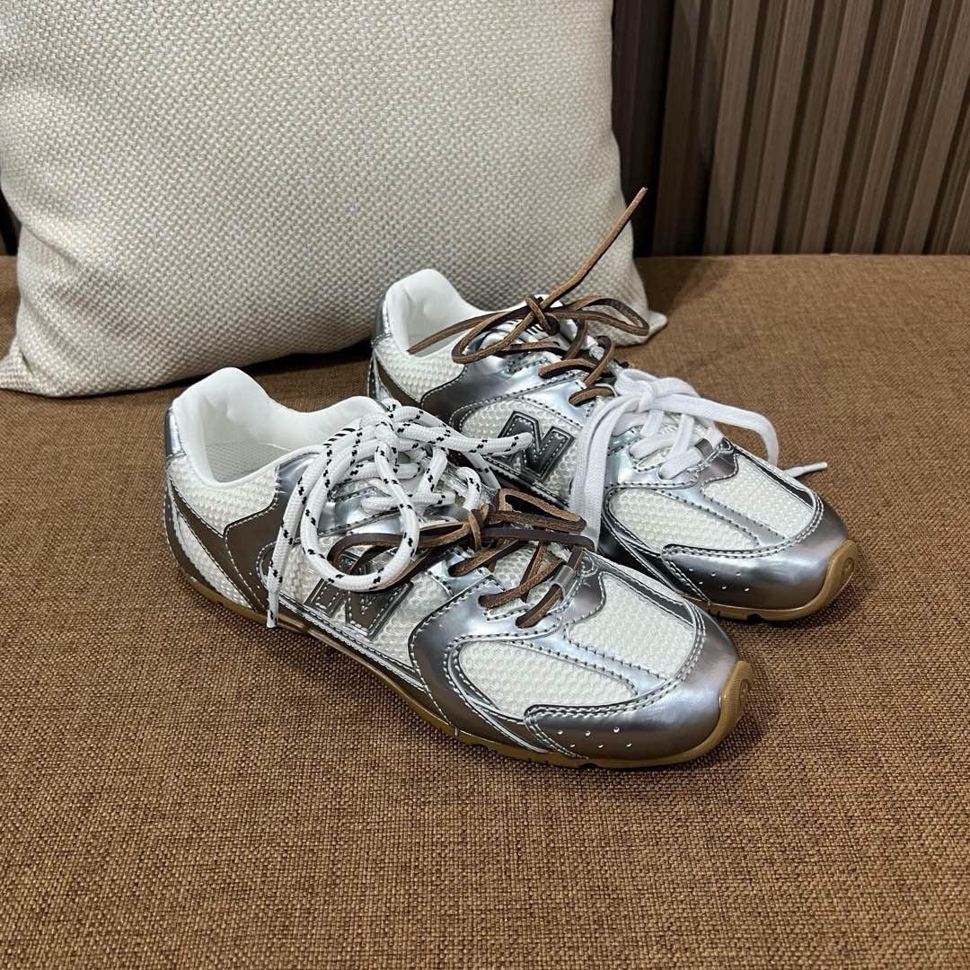 미우미우 X 뉴발란스 530 SL 메쉬 스니커즈