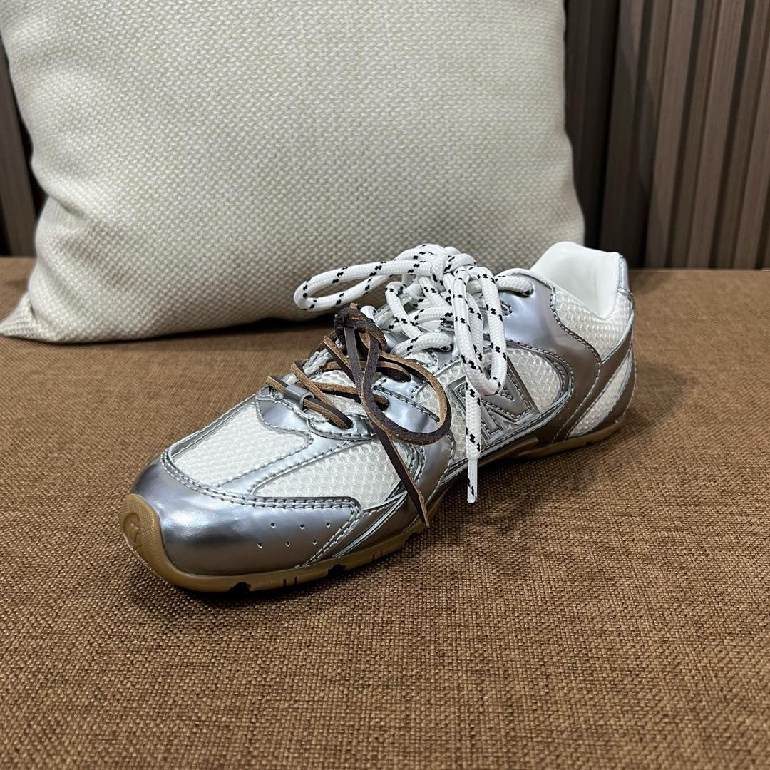 미우미우 X 뉴발란스 530 SL 메쉬 스니커즈