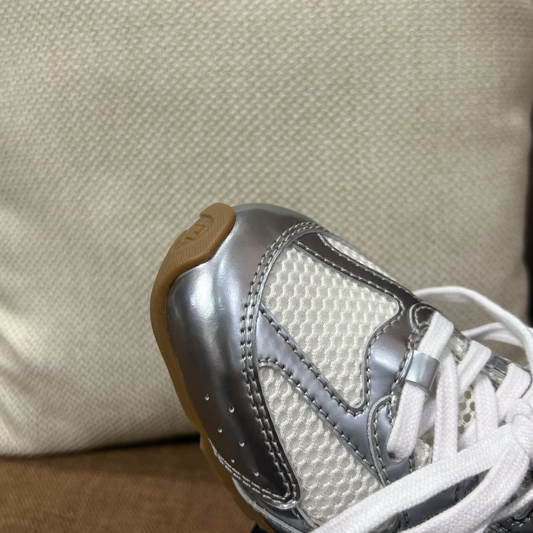 미우미우 X 뉴발란스 530 SL 메쉬 스니커즈