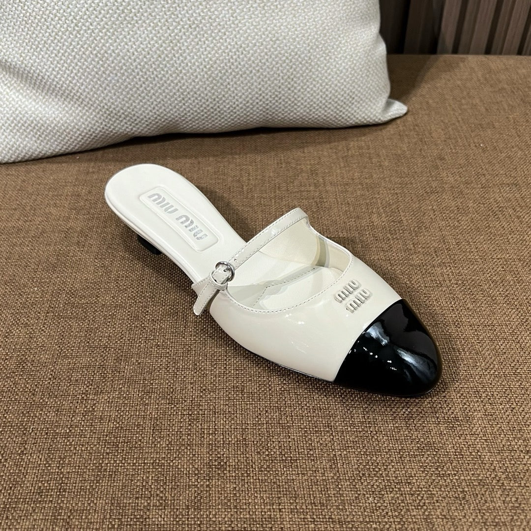 미우미우 투톤 페이던트 레더 뮬