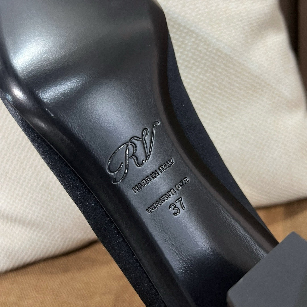 로저비비에 벨 비비에 크리스탈 버클 펌프스