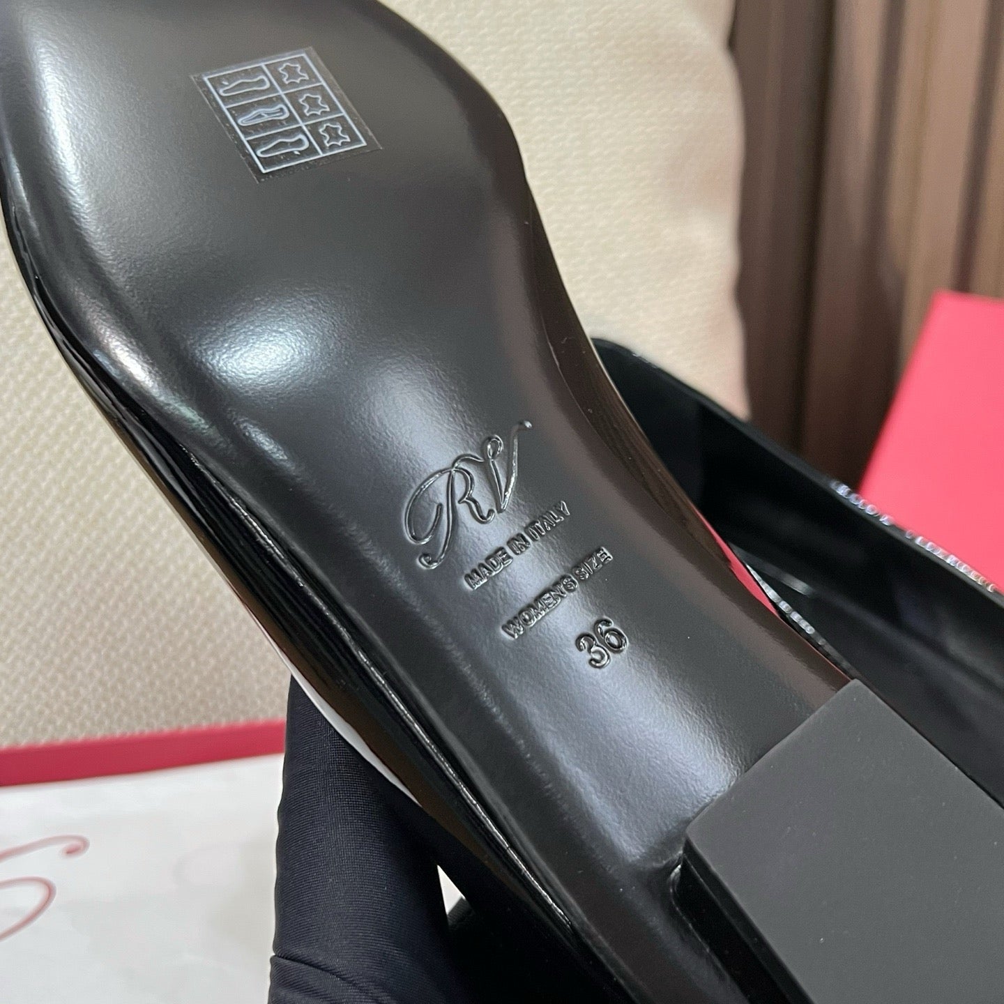 로저비비에 벨 비비에 메탈 버클 발레리나 펌프스
