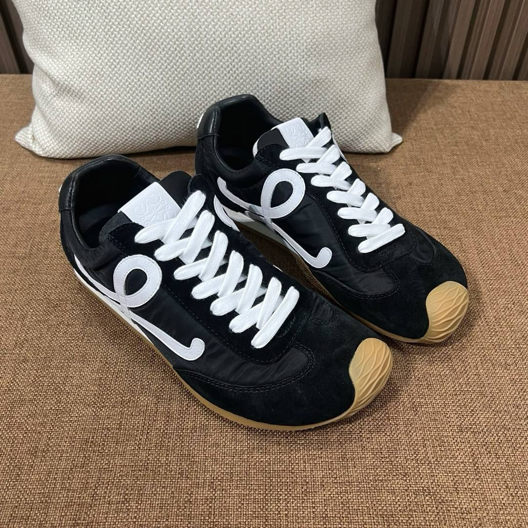 로에베 발레 러너 2.0 스니커즈