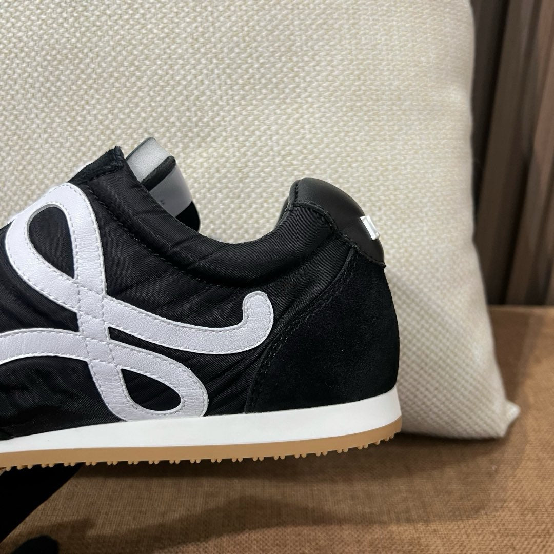 로에베 발레 러너 2.0 스니커즈