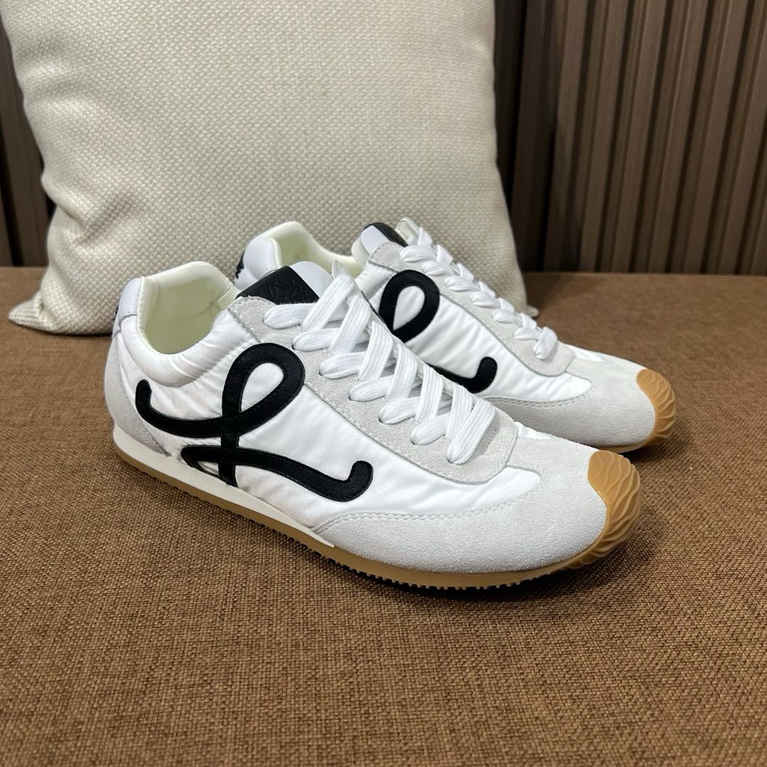 로에베 발레 러너 2.0 스니커즈